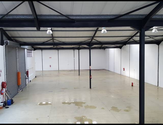1,110M² FACTORY TO LET IN SAXON INDUSTRIAL